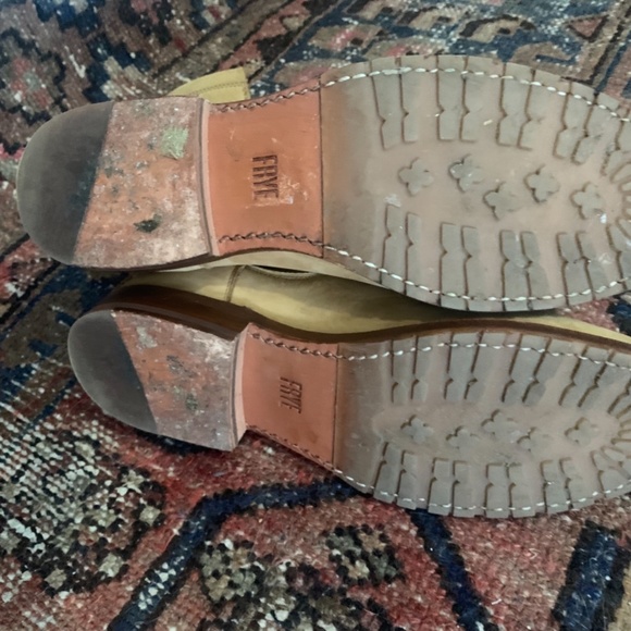 Women’s Frye suede boots sz 8 - Picture 2 of 3